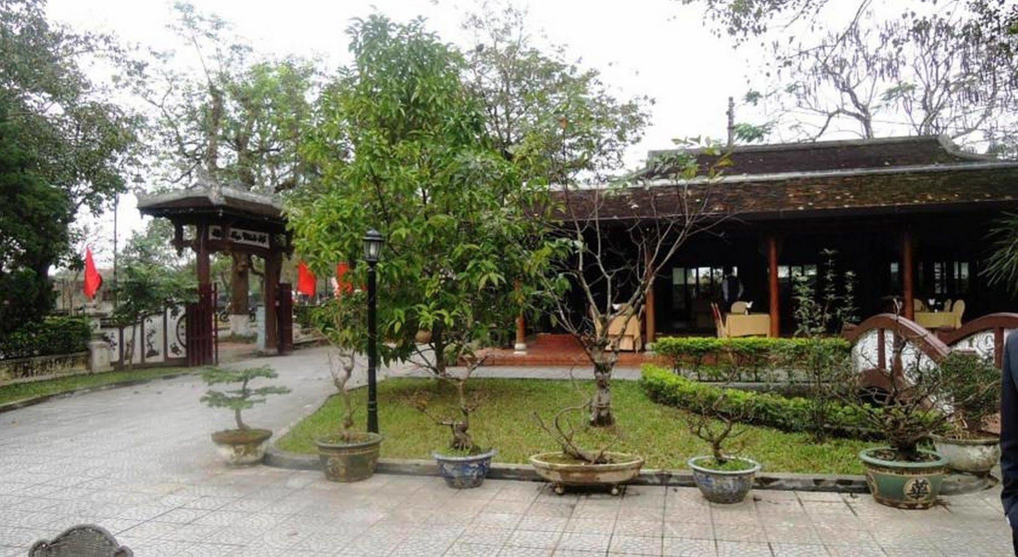Thanh Noi Hotel Хюэ Экстерьер фото